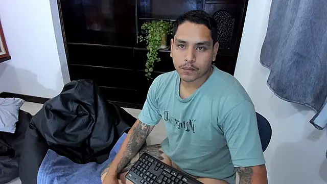 Snapshot of maxflurry_ chatting on 22, 3, 2025 maxflurry online show from 22, 3, 2025