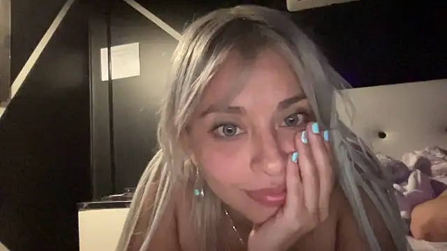 WhiteSnow09 online show from 28, 2, 2025