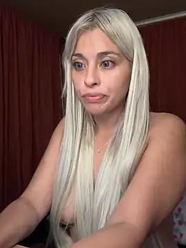 WhiteSnow09 online show from 5, 3, 2025