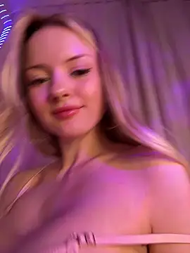 Snapshot of AngelicaaHeaven chatting on 20, 3, 2025 AngelicaaHeaven online show from 20, 3, 2025