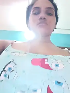 Snapshot of Laurabutt chatting on 12, 10, 2025 Laurabutt online show from 12, 10, 2025