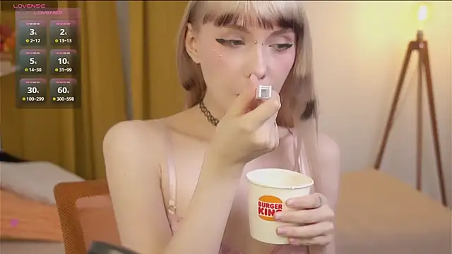 Snapshot of Cherry_Bite chatting on 21, 11, 2025 Cherry Bite online show from 21, 11, 2025