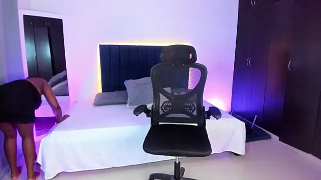 Iam brittanyjhons online show from 24, 9, 2025