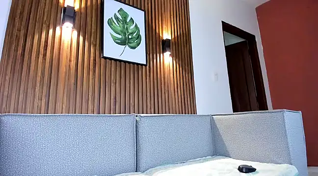 Snapshot of emily_kim chatting on 5, 3, 2025 emily kim online show from 5, 3, 2025