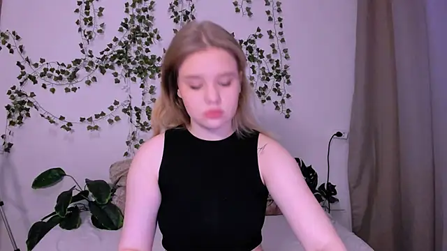 Snapshot of LaseyMoon chatting on 21, 3, 2025 LaseyMoon online show from 21, 3, 2025