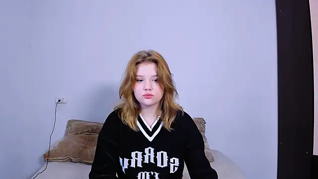 Snapshot of LaseyMoon chatting on 15, 10, 2025 LaseyMoon online show from 15, 10, 2025