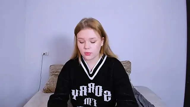 LaseyMoon online show from 22, 10, 2025