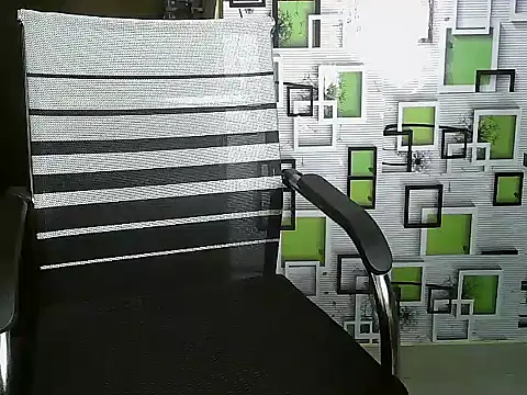 Snapshot of UrHoneyBae chatting on 7, 3, 2025 UrHoneyBae online show from 7, 3, 2025