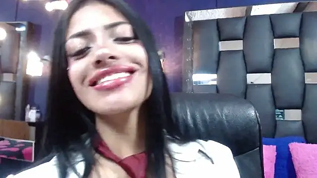 EMYCLARK01 online show from 4, 3, 2026