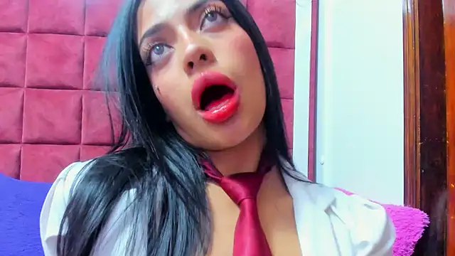 EMYCLARK01 online show from 16, 7, 2026
