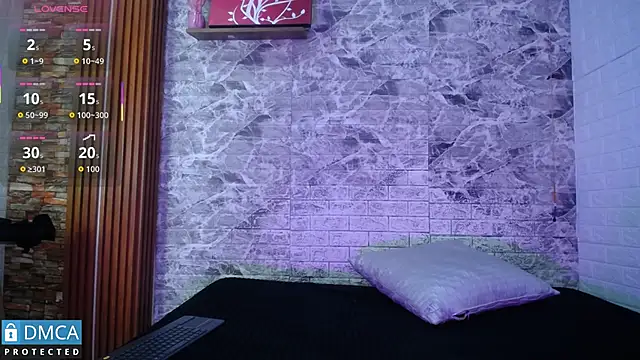 Snapshot of MaeveKuro chatting on 15, 9, 2025 MaeveKuro online show from 15, 9, 2025