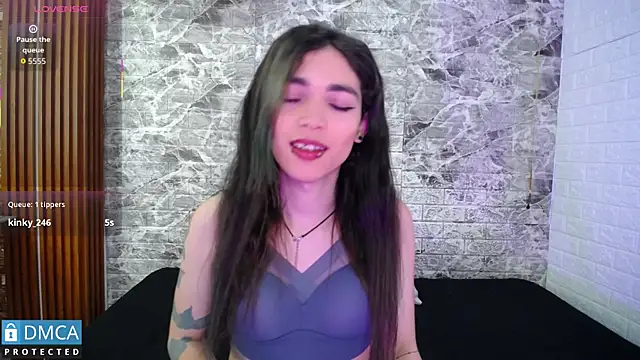 Snapshot of MaeveKuro chatting on 17, 9, 2025 MaeveKuro online show from 17, 9, 2025