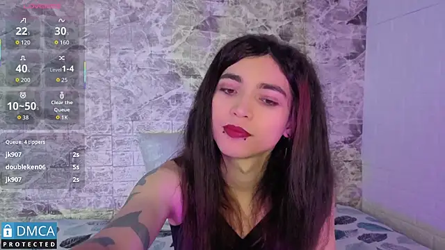 Snapshot of MaeveKuro chatting on 11, 10, 2025 MaeveKuro online show from 11, 10, 2025