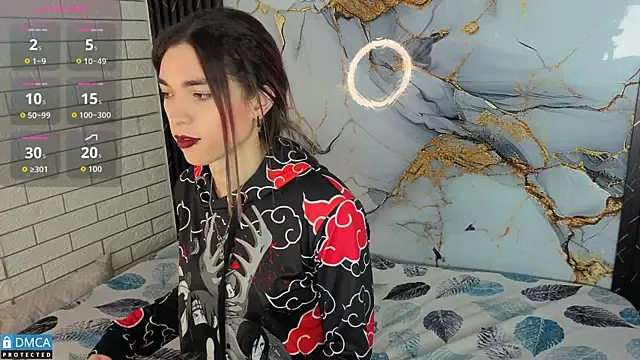 Snapshot of MaeveKuro chatting on 7, 11, 2025 MaeveKuro online show from 7, 11, 2025