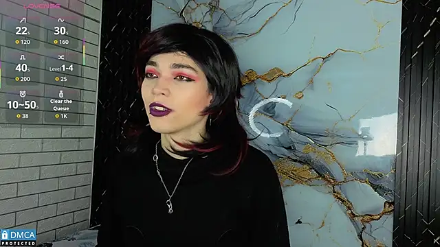 Snapshot of MaeveKuro chatting on 13, 11, 2025 MaeveKuro online show from 13, 11, 2025