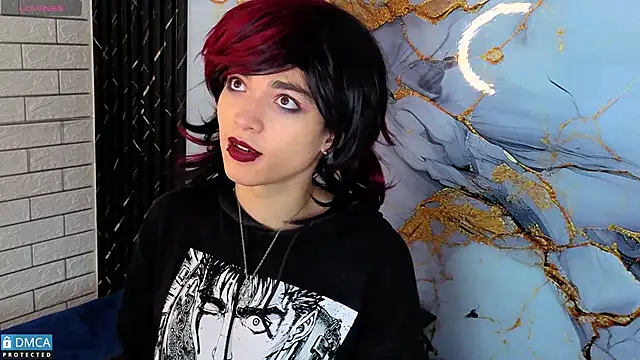 Snapshot of MaeveKuro chatting on 21, 11, 2025 MaeveKuro online show from 21, 11, 2025