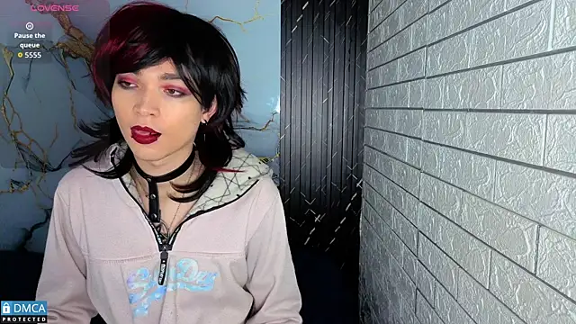 Snapshot of MaeveKuro chatting on 29, 11, 2025 MaeveKuro online show from 29, 11, 2025