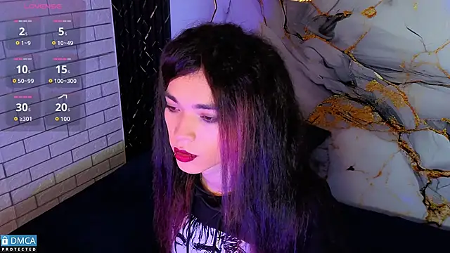 Snapshot of MaeveKuro chatting on 1, 12, 2025 MaeveKuro online show from 1, 12, 2025