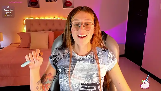 Emily Warren  online show from 13, 3, 2026