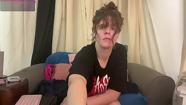 Snapshot of mothh1 chatting on 18, 7, 2026 mothh1 online show from 18, 7, 2026