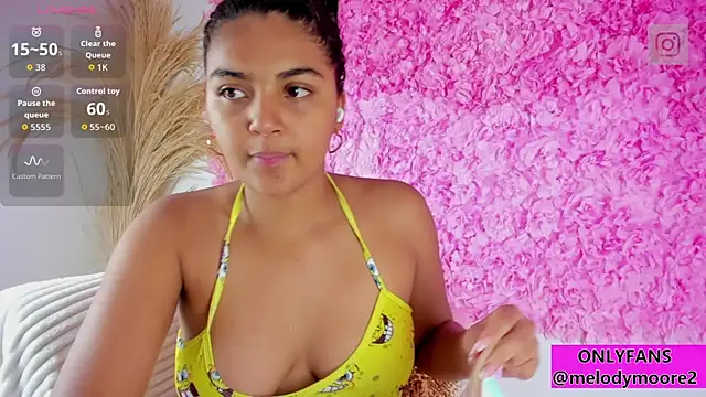 Melodymoore  online show from 15, 11, 2025