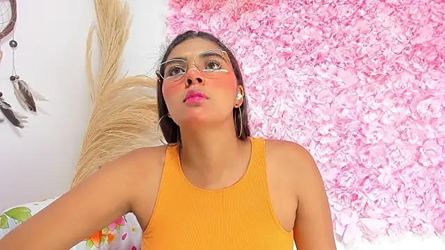 Melodymoore  online show from 18, 2, 2026