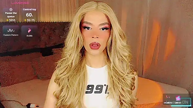 Snapshot of Dalila_moan chatting on 19, 10, 2025 Dalila moan online show from 19, 10, 2025