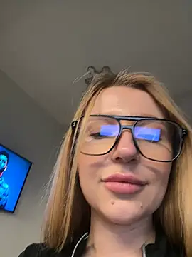 Snapshot of EvaBrooklyn chatting on 28, 2, 2025 EvaBrooklyn online show from 28, 2, 2025