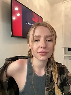 Snapshot of EvaBrooklyn chatting on 3, 3, 2025 EvaBrooklyn online show from 3, 3, 2025