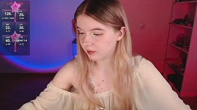 Strawberry juli online show from 8, 4, 2026