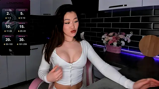 Snapshot of ShaiyaMinn3 chatting on 17, 11, 2025 ShaiyaMinn3 online show from 17, 11, 2025