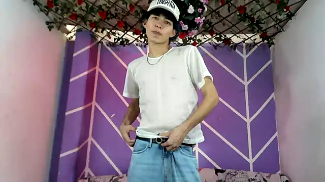 Snapshot of Maxxi_hot23 chatting on 25, 9, 2025 Maxxi hot23 online show from 25, 9, 2025