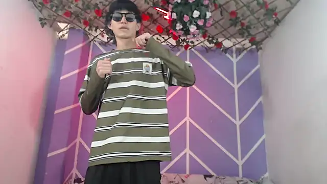 Snapshot of Maxxi_hot23 chatting on 14, 10, 2025 Maxxi hot23 online show from 14, 10, 2025