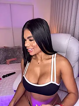 Amylewisq online show from 11, 3, 2025