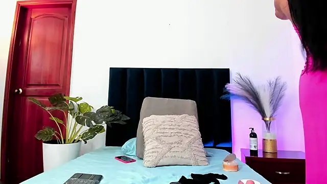 Snapshot of SeleneLujan chatting on 15, 3, 2025 SeleneLujan online show from 15, 3, 2025