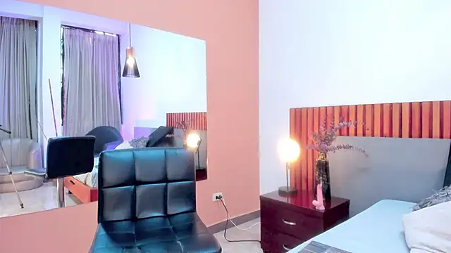 Snapshot of SeleneLujan chatting on 20, 3, 2025 SeleneLujan online show from 20, 3, 2025