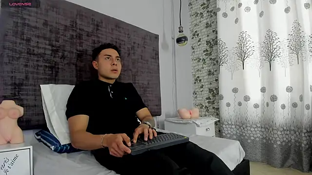 Snapshot of loverisu-coral chatting on 18, 3, 2026 loverisu-coral online show from 18, 3, 2026