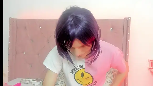 loverisu-coral online show from 4, 8, 2026