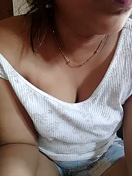 Snapshot of pallu_telgu_kannada chatting on 17, 10, 2025 pallu telgu kannada online show from 17, 10, 2025