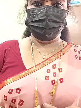 Snapshot of abinaya26 chatting on 3, 10, 2025 abinaya26 online show from 3, 10, 2025