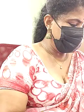 Snapshot of abinaya26 chatting on 10, 10, 2025 abinaya26 online show from 10, 10, 2025