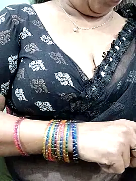 Snapshot of abinaya26 chatting on 12, 11, 2025 abinaya26 online show from 12, 11, 2025