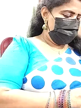 Snapshot of abinaya26 chatting on 27, 11, 2025 abinaya26 online show from 27, 11, 2025