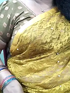 Snapshot of abinaya26 chatting on 1, 12, 2025 abinaya26 online show from 1, 12, 2025