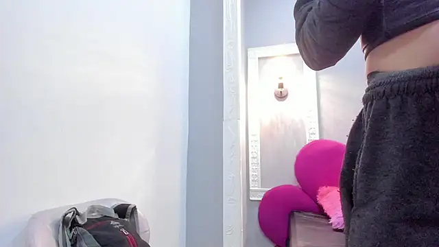 Snapshot of Bonniie_22 chatting on 13, 12, 2025 Bonniie 22 online show from 13, 12, 2025