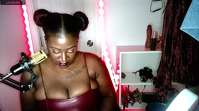 Snapshot of lovelyenigma365 chatting on 7, 1, 2026 lovelyenigma365 online show from 7, 1, 2026