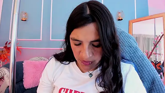 Snapshot of TaraTaylorr chatting on 7, 6, 2026 TaraTaylorr online show from 7, 6, 2026