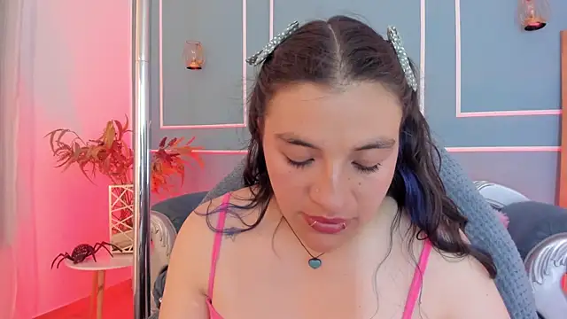 Snapshot of TaraTaylorr chatting on 18, 7, 2026 TaraTaylorr online show from 18, 7, 2026