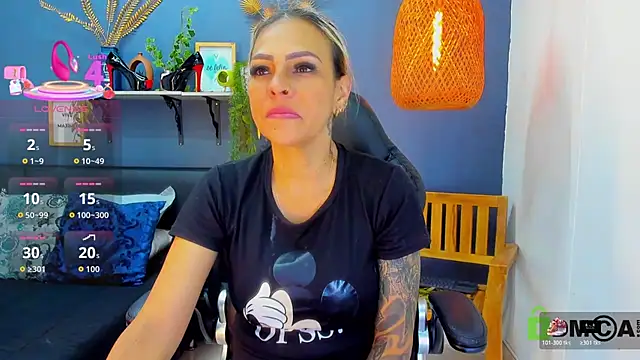 Snapshot of yessila_parker chatting on 21, 4, 2026 yessila parker online show from 21, 4, 2026