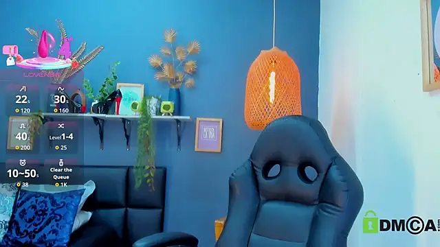 Snapshot of yessila_parker chatting on 22, 4, 2026 yessila parker online show from 22, 4, 2026